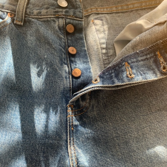 Button down jeans. - Picture 3 of 7